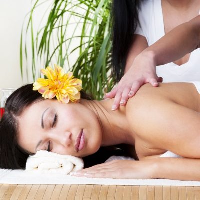 Pamper Yourself — Why You Need a Lomi Lomi Massage this Holiday Season